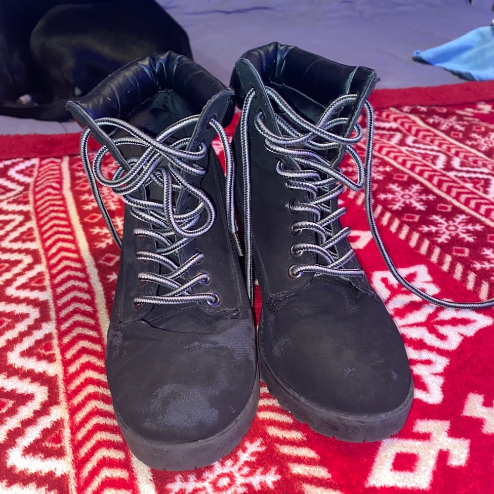 Black platforms